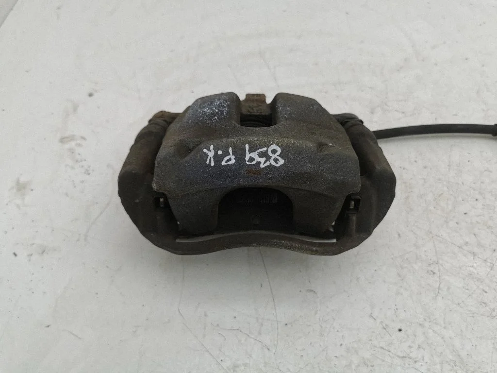 Front brake caliper – Toyota C-HR I (2016-2023)