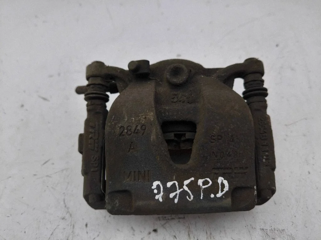 Front brake caliper – right