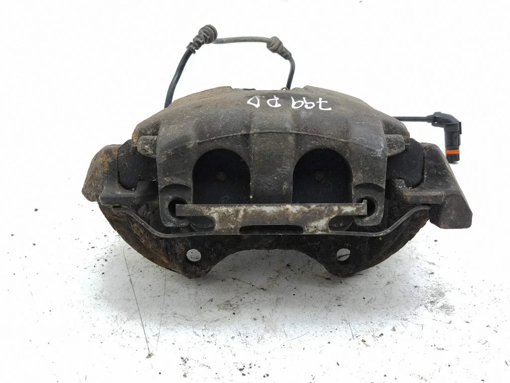 Front brake caliper – right