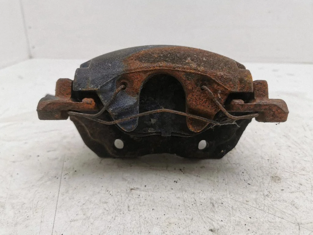 Front brake caliper – right