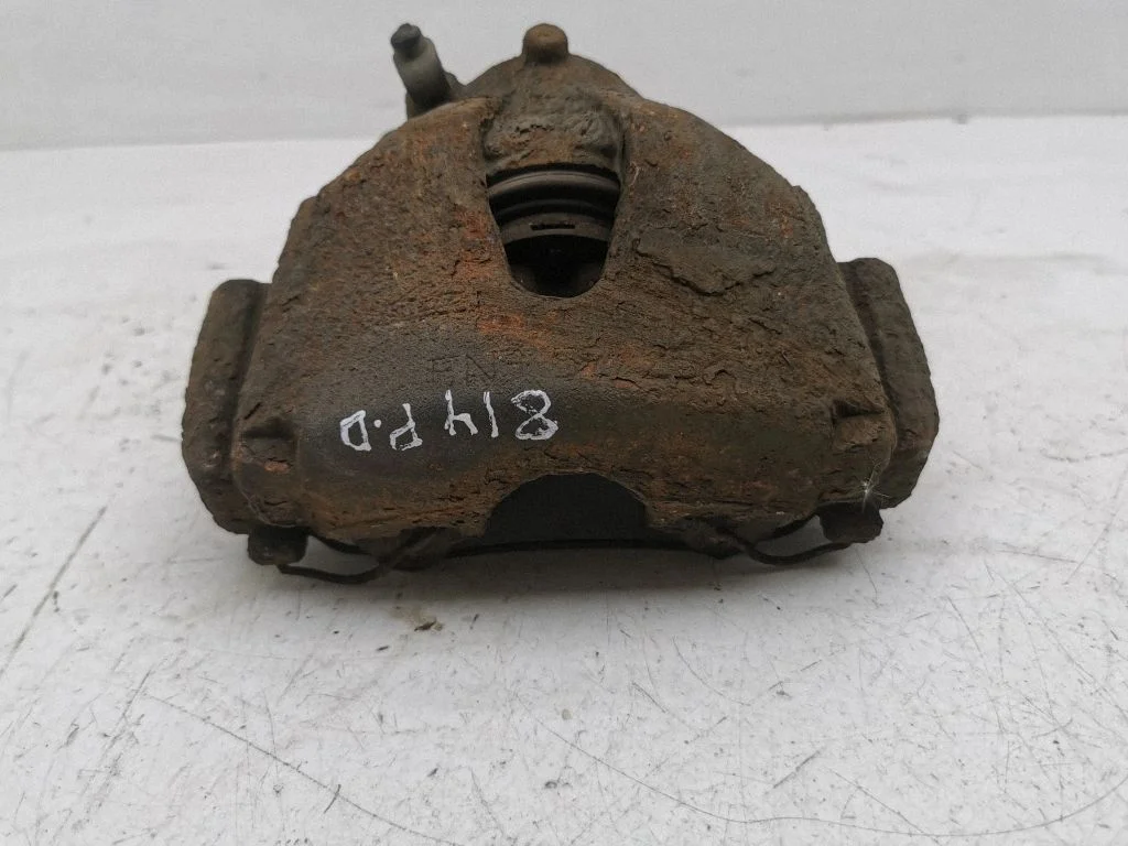 Front brake caliper – right