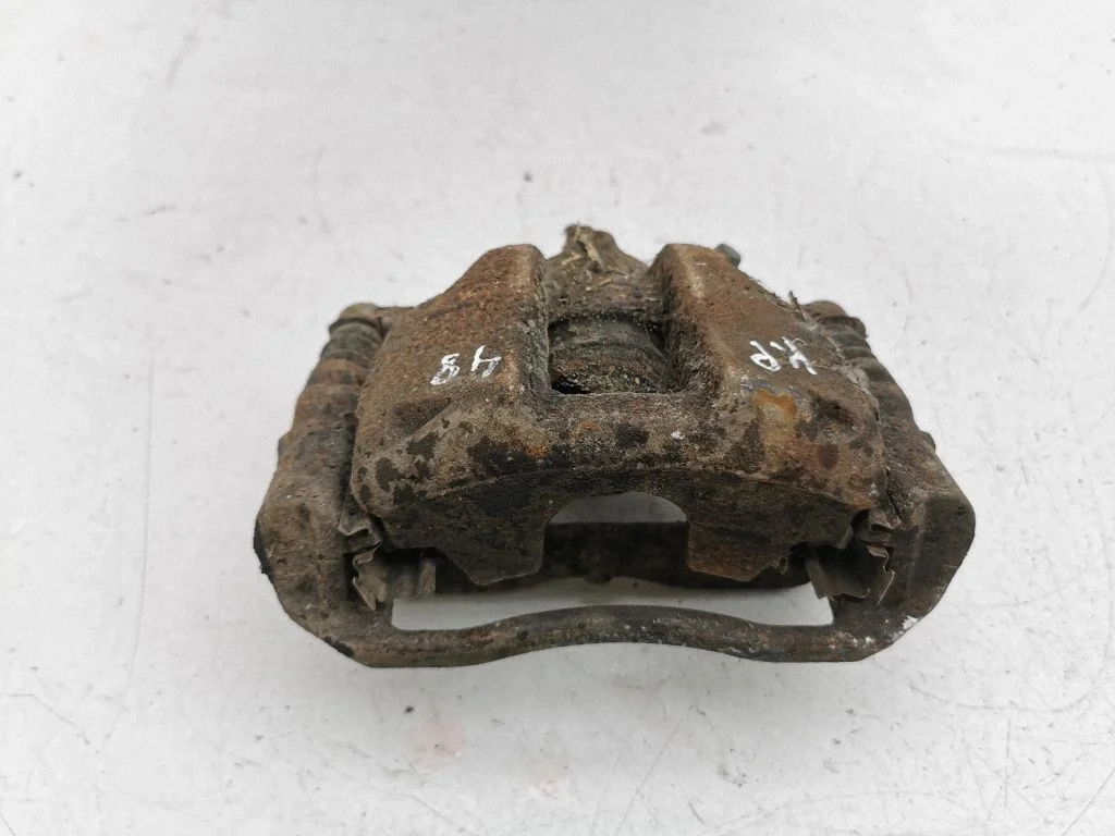 Front brake caliper – left