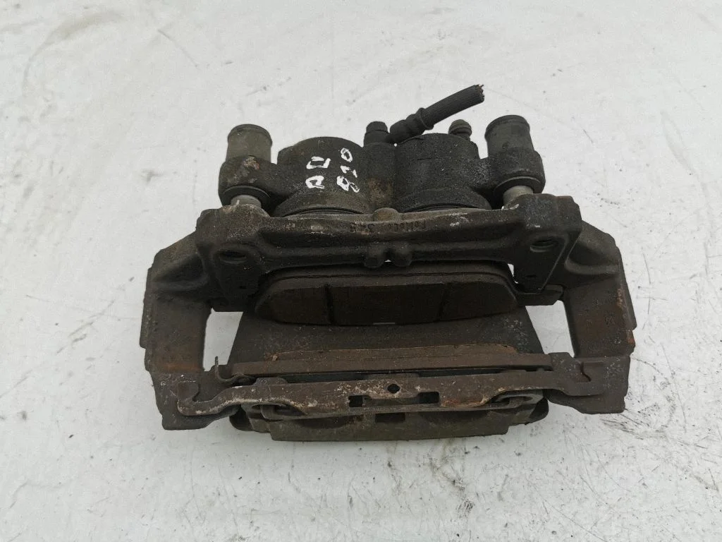 Front brake caliper – right