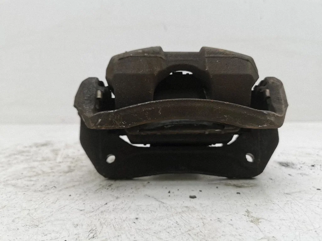 Front brake caliper – left