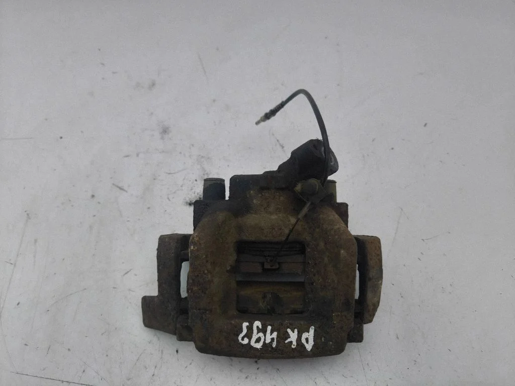 Front brake caliper – left
