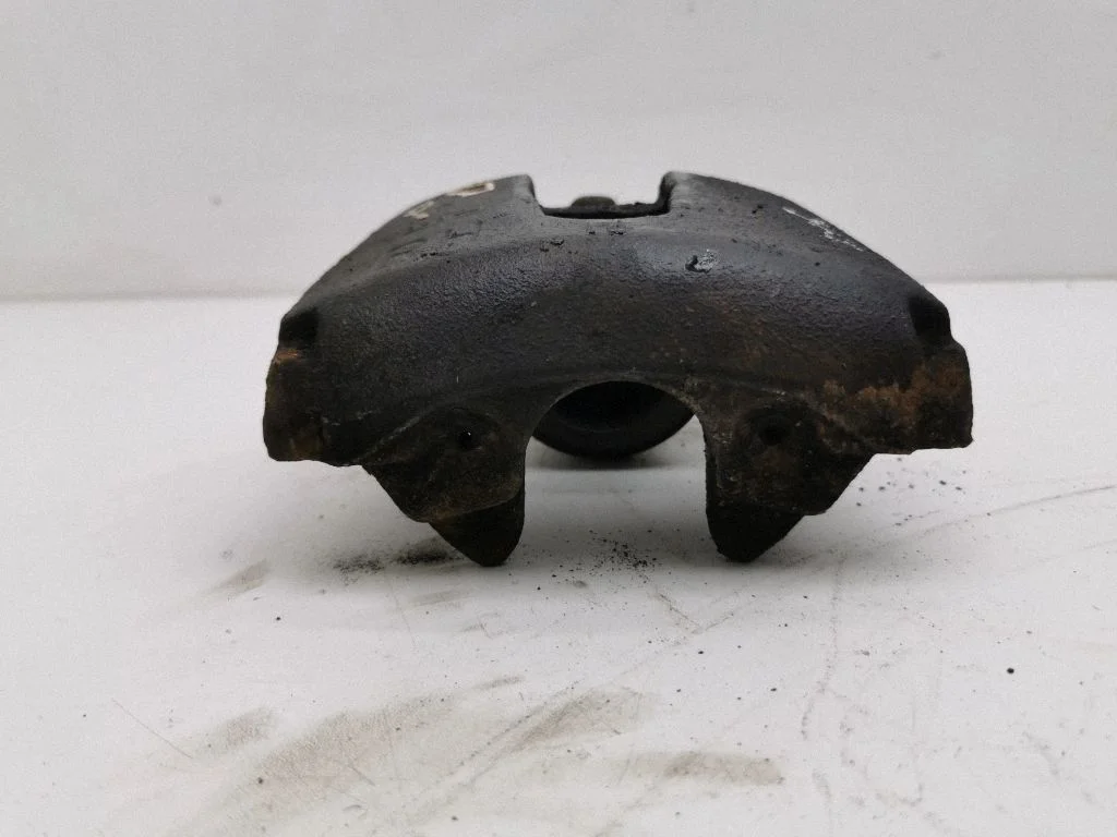 Front brake caliper – right