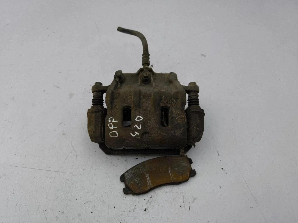 Front brake caliper – right