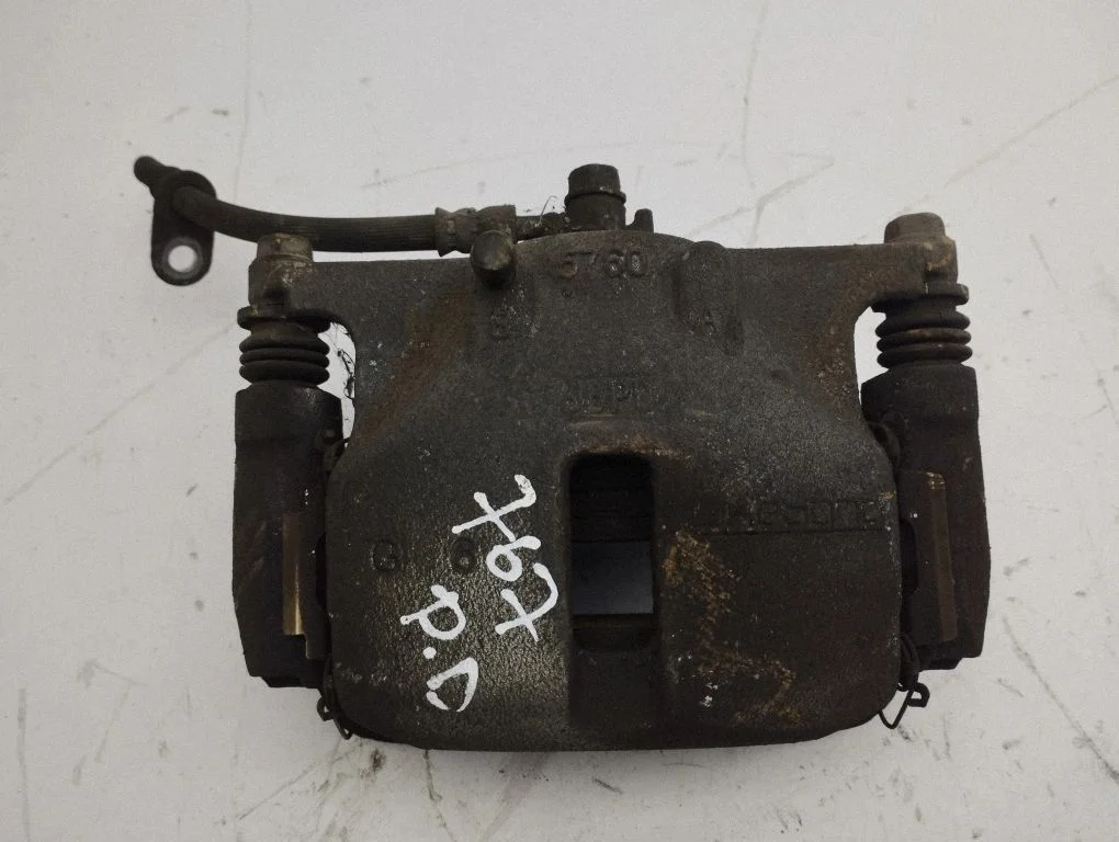 Front brake caliper – right