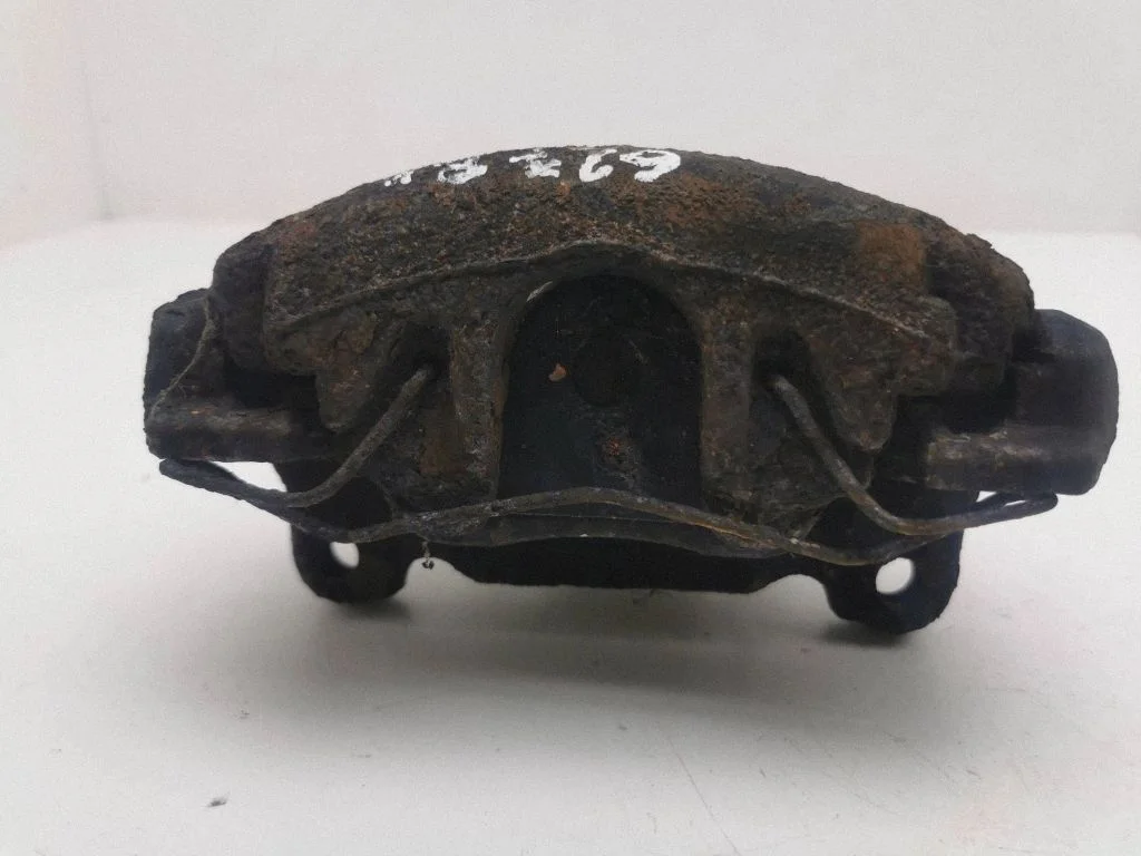 Front brake caliper – left