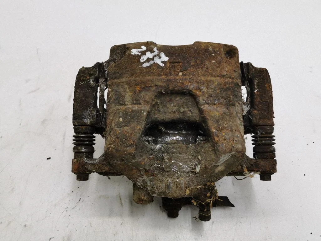 Front brake caliper – right