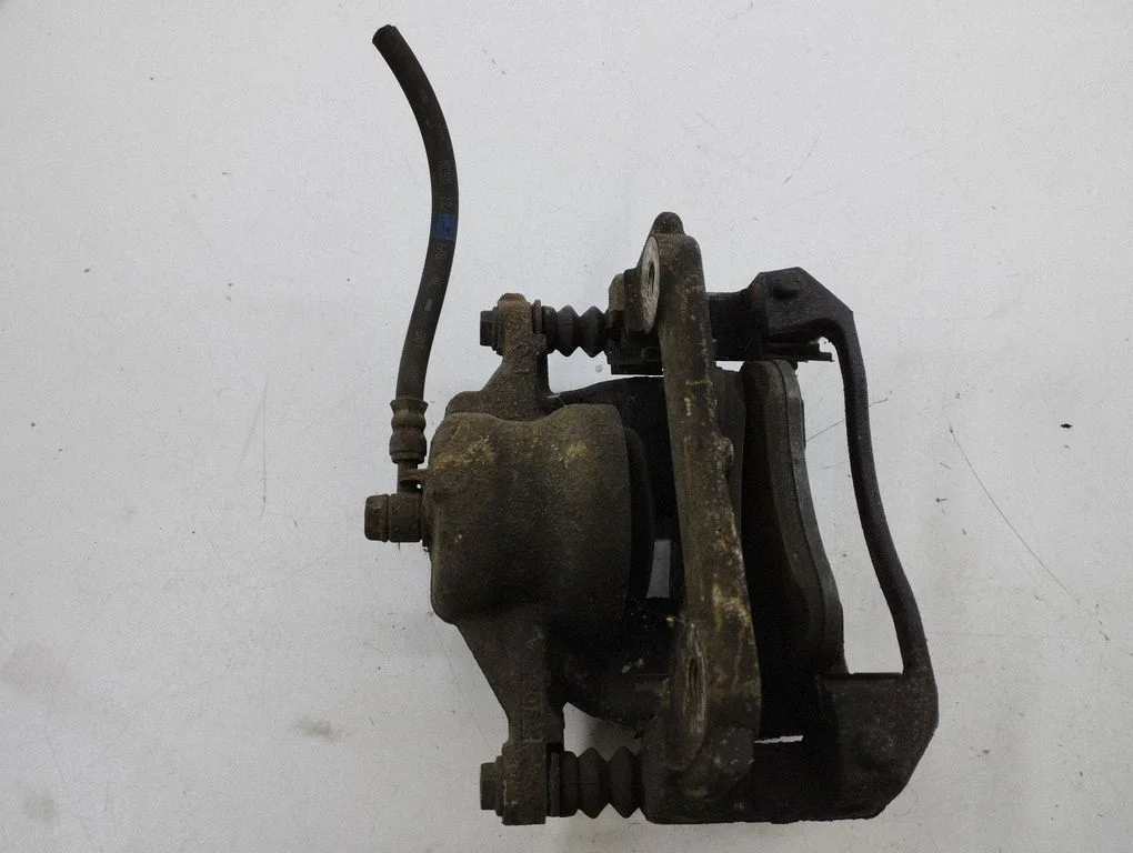 Front brake caliper – right