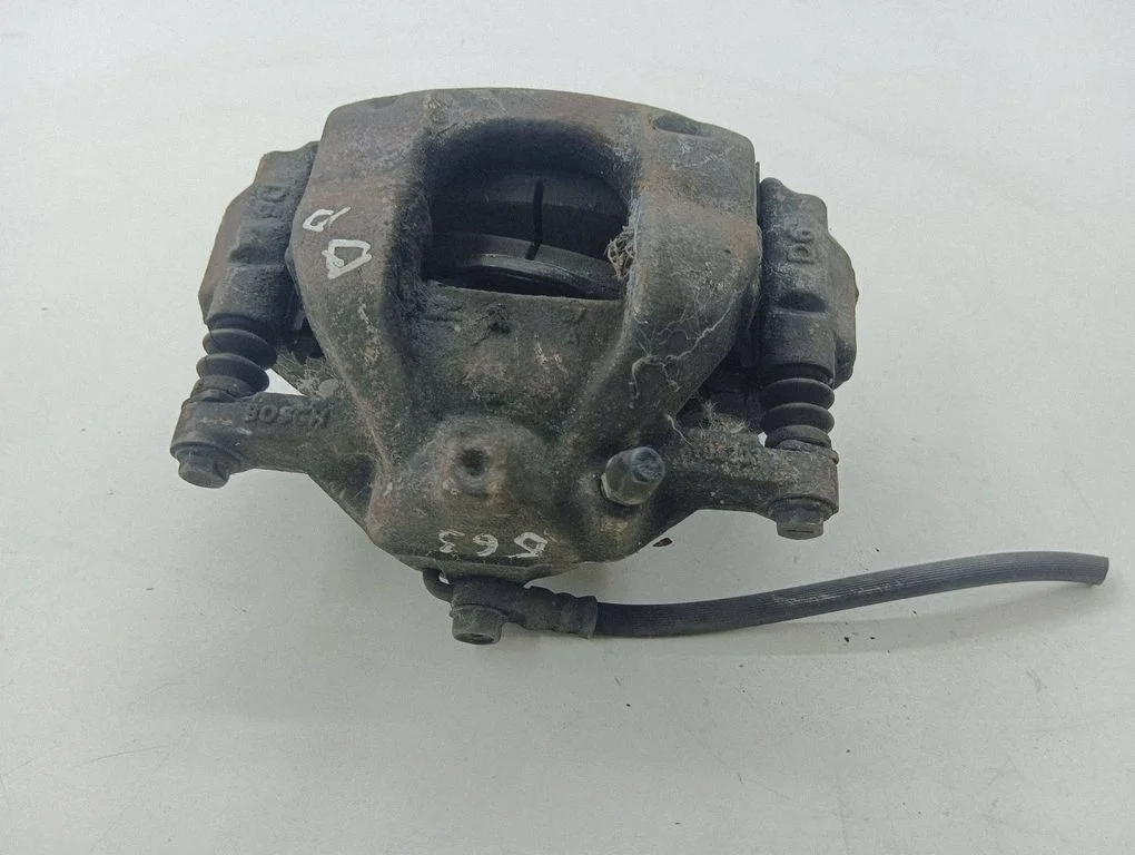 Front brake caliper – right
