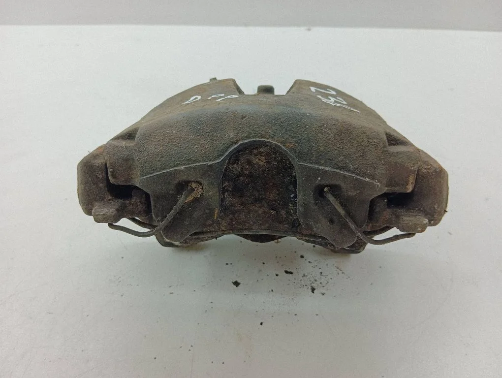 Front brake caliper – right