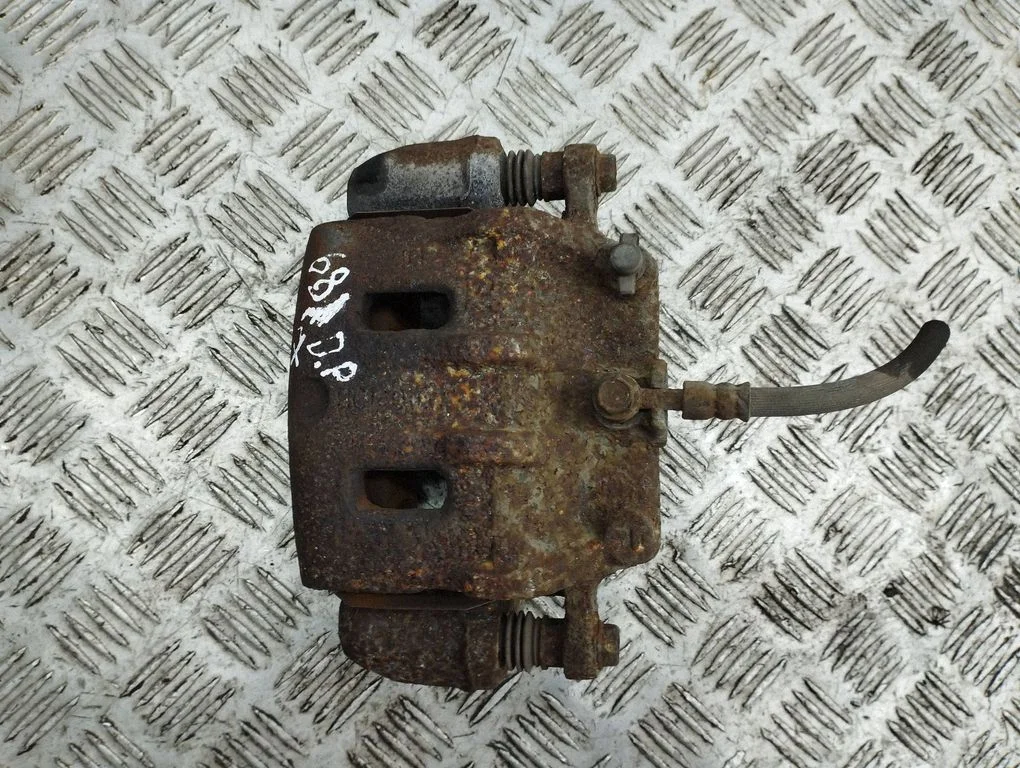 Front brake caliper – right