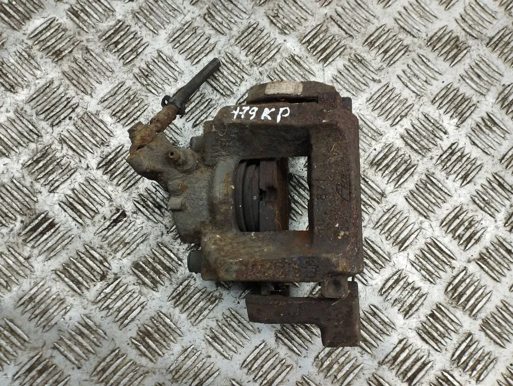 Front brake caliper – left