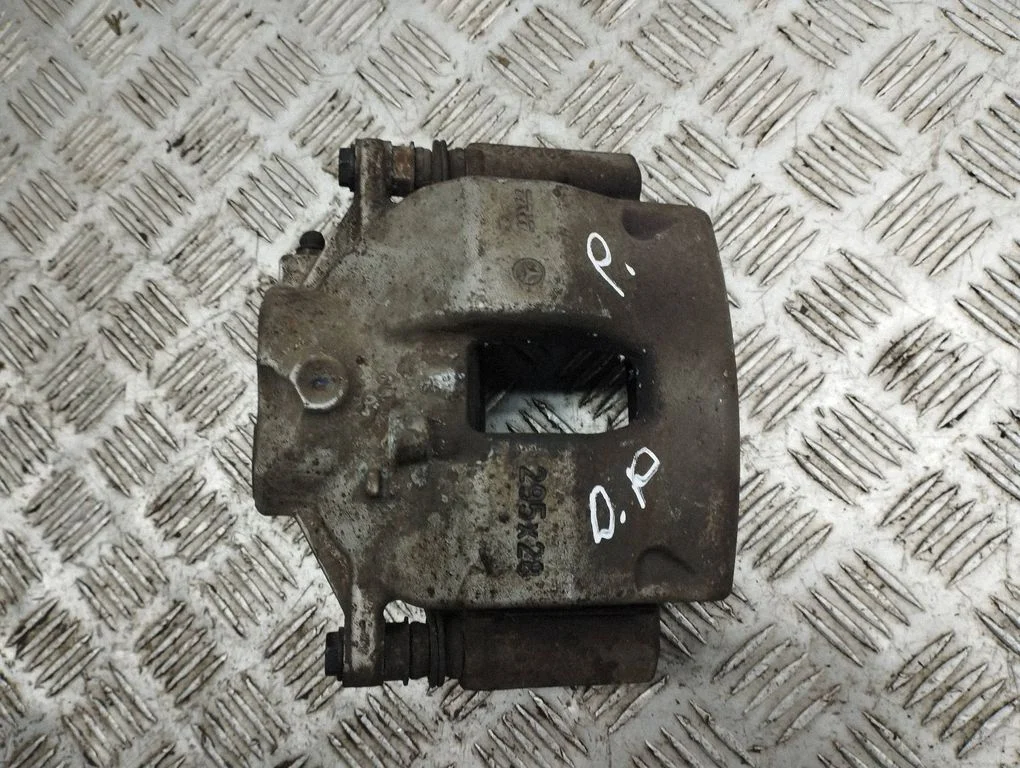 Front brake caliper – right