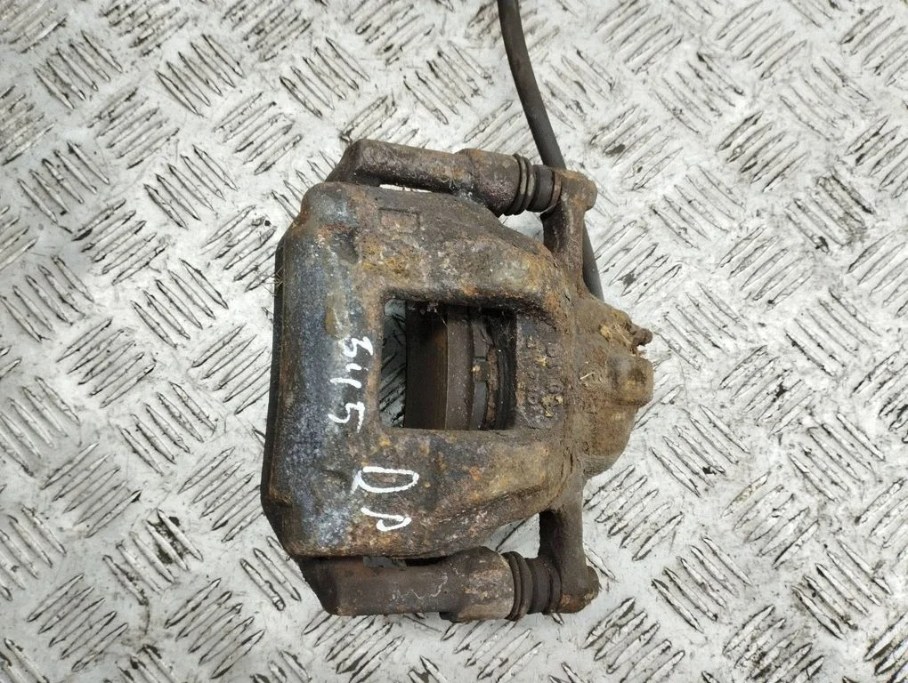 Front brake caliper – right