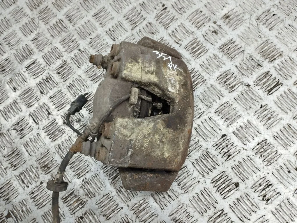 Front brake caliper 32348421A