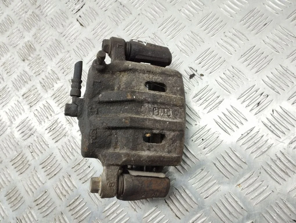Front brake caliper – front left