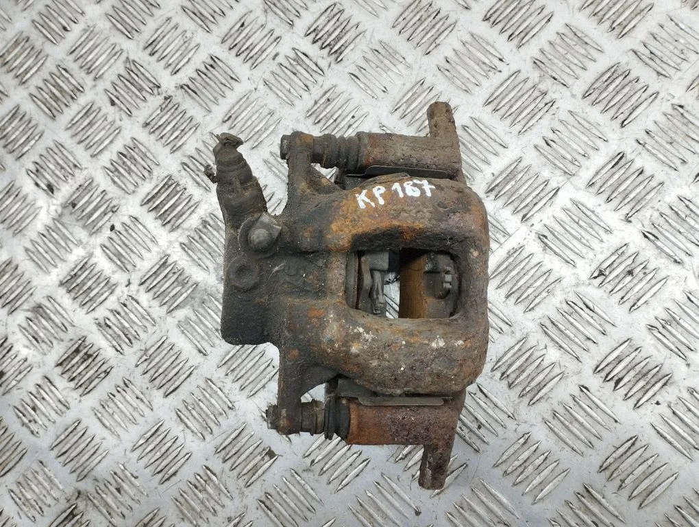 Front brake caliper – left