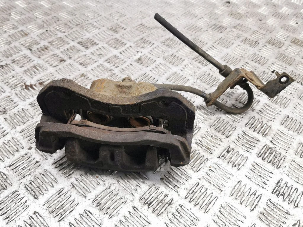 Front brake caliper – right