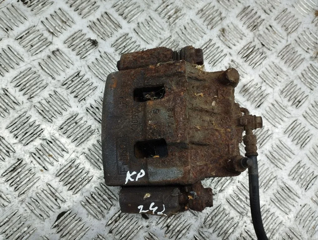 Front brake caliper – front left