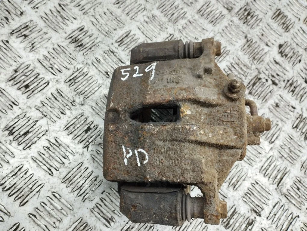 Front brake caliper – front right