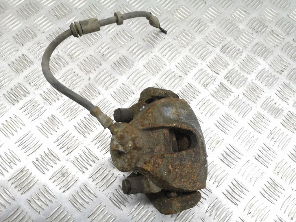 Front brake caliper – left