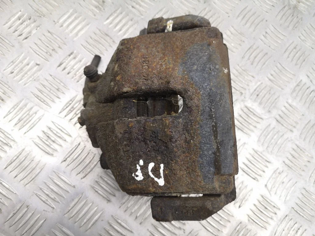 Front brake caliper – right