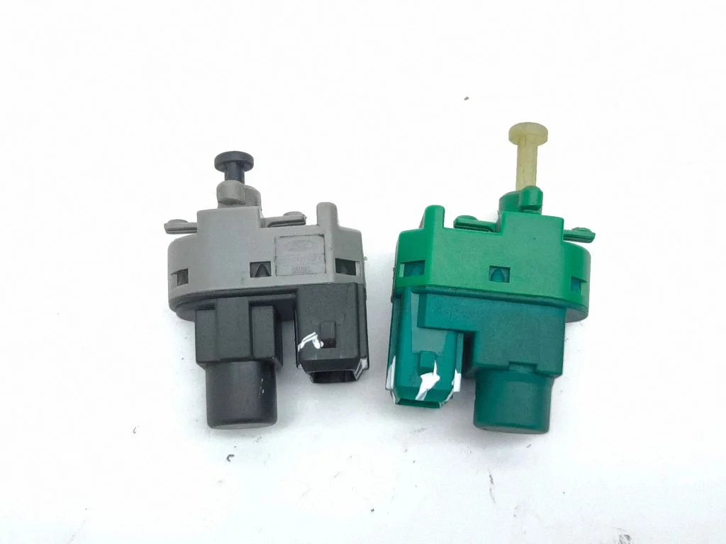 Brake pedal sensor switch