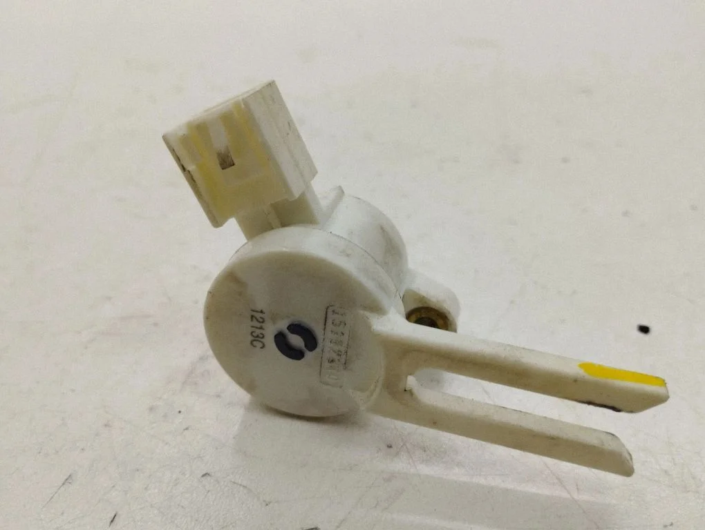 Brake pedal sensor switch 15192340