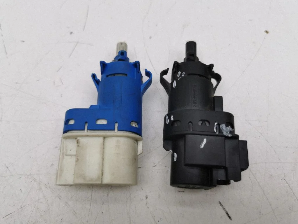Brake pedal sensor switch – Volvo V70 (2005-2008)