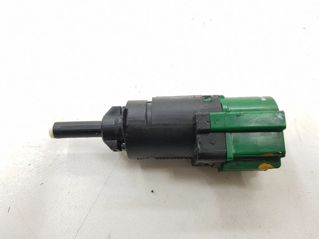 Brake pedal sensor switch 9670430580