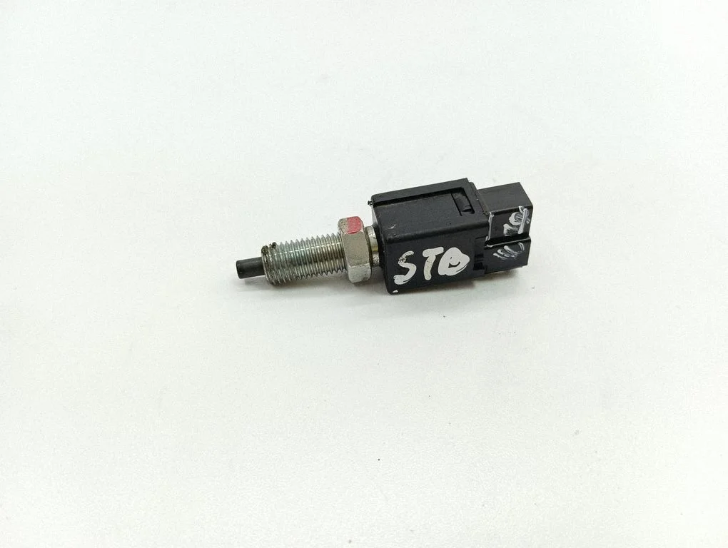 Brake pedal sensor switch