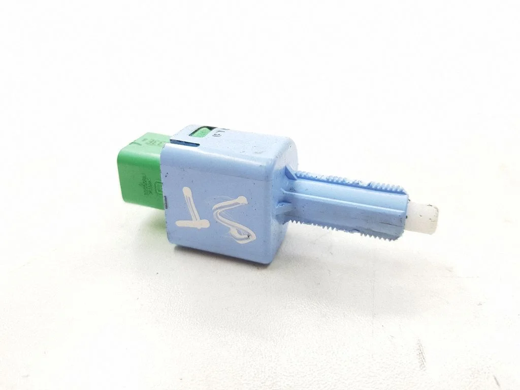 Brake pedal sensor switch F80CS536