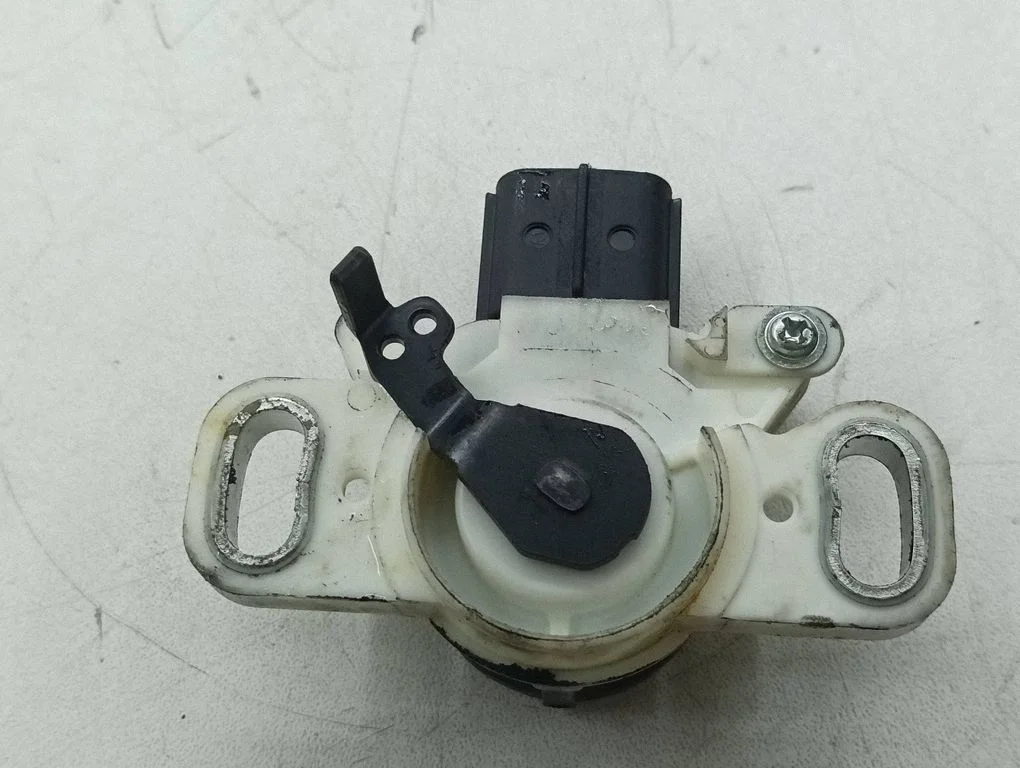 Brake pedal sensor switch