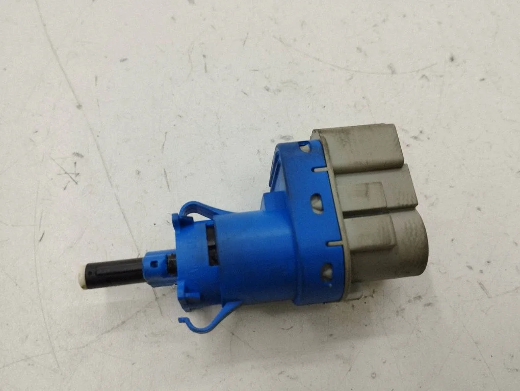 Brake pedal sensor switch 8T4T9G854AA