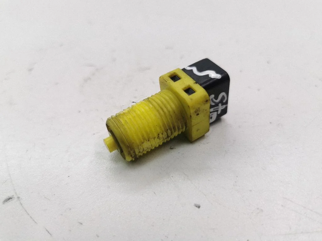 Brake pedal sensor switch 7700849824