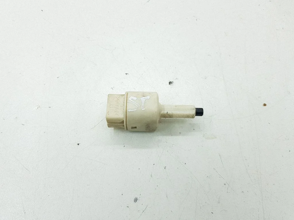 Brake pedal sensor switch