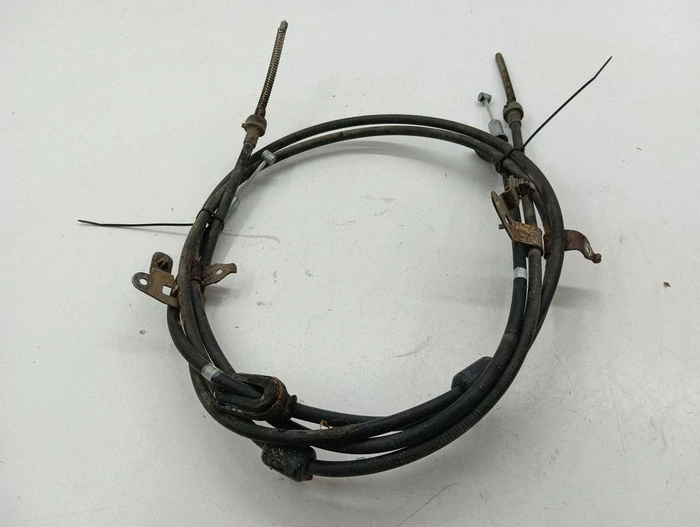 Handbrake/parking brake wiring cable