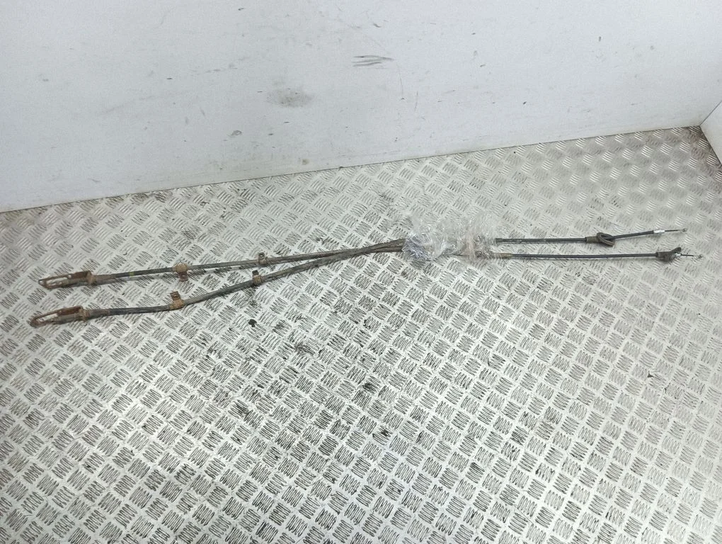 Handbrake/parking brake wiring cable