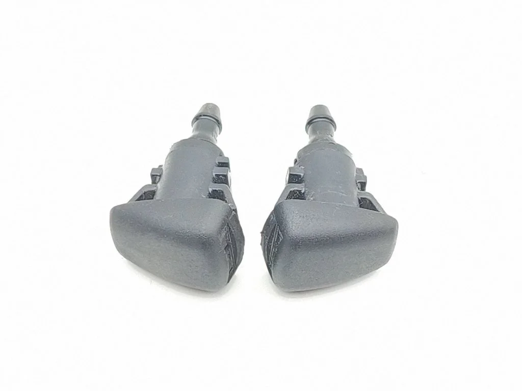 Windshield washer spray nozzle