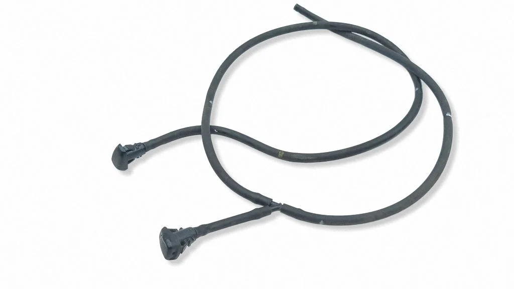 Windshield washer spray nozzle