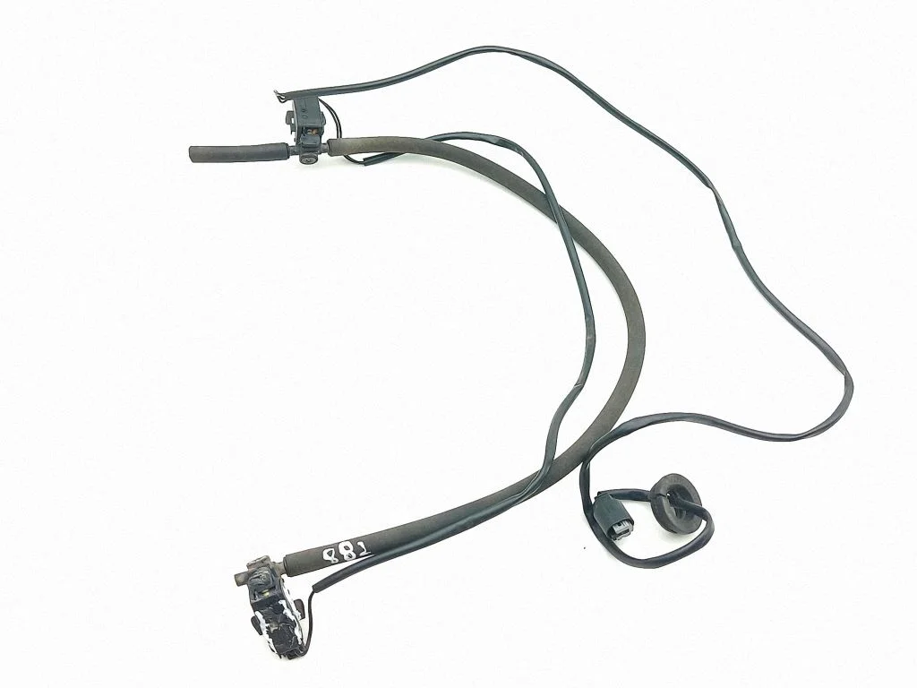 Windshield washer spray nozzle
