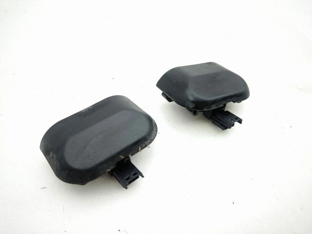 Windshield washer spray nozzle