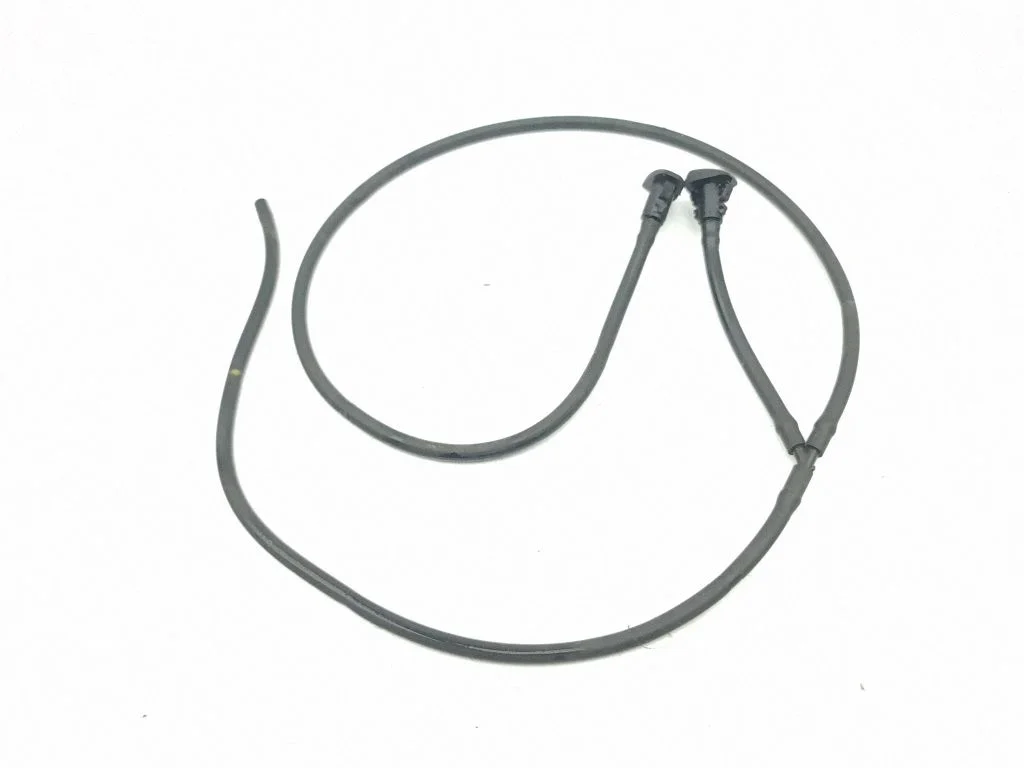 Windshield washer spray nozzle