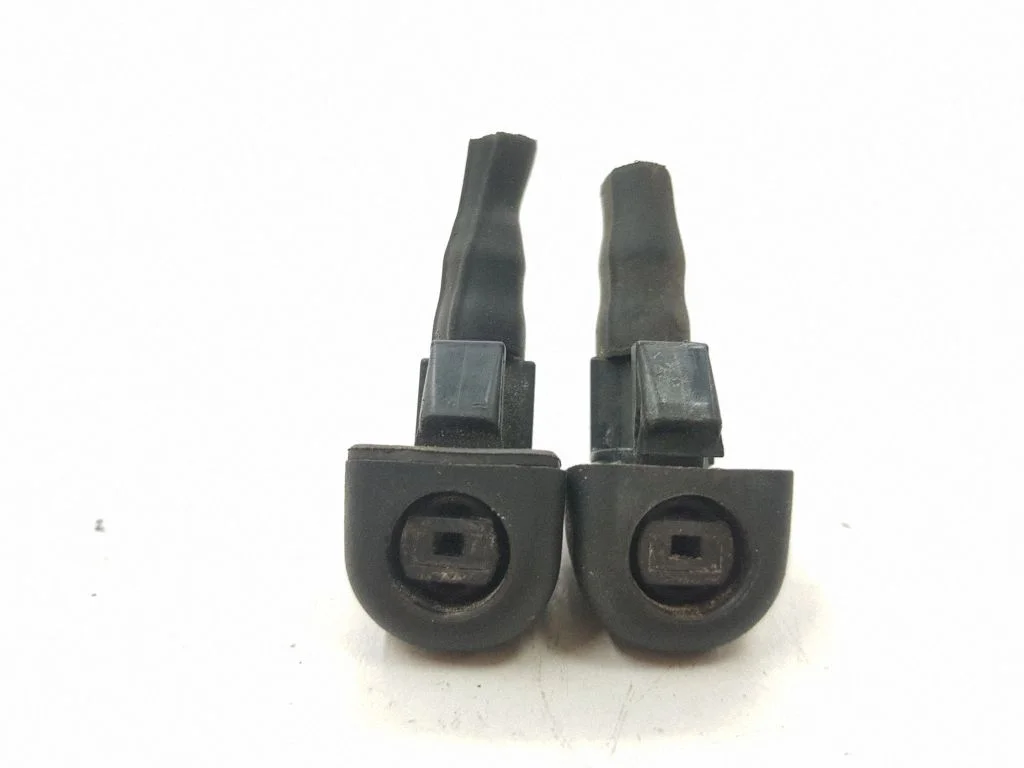 Windshield washer spray nozzle