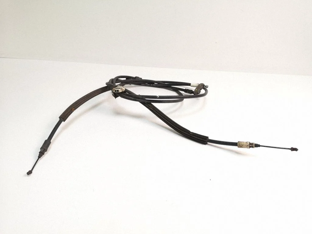 Handbrake/parking brake wiring cable