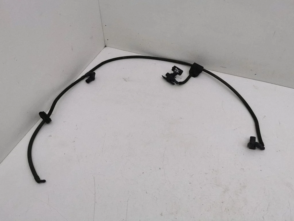 Windshield washer spray nozzle