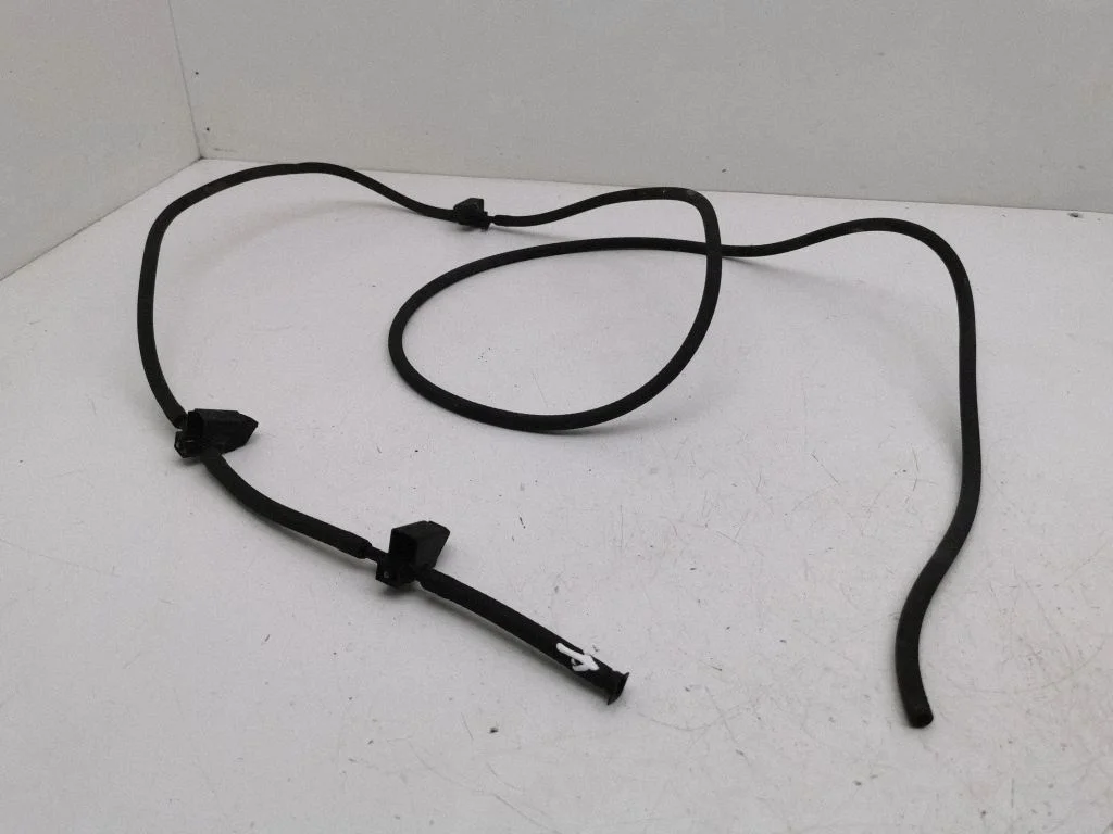 Windshield washer spray nozzle